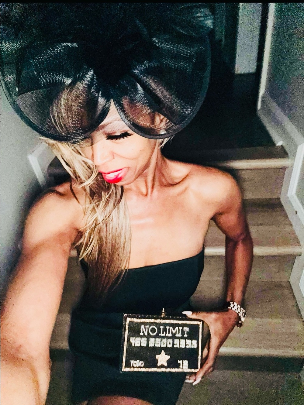 Elite Status🖤 Fascinator
